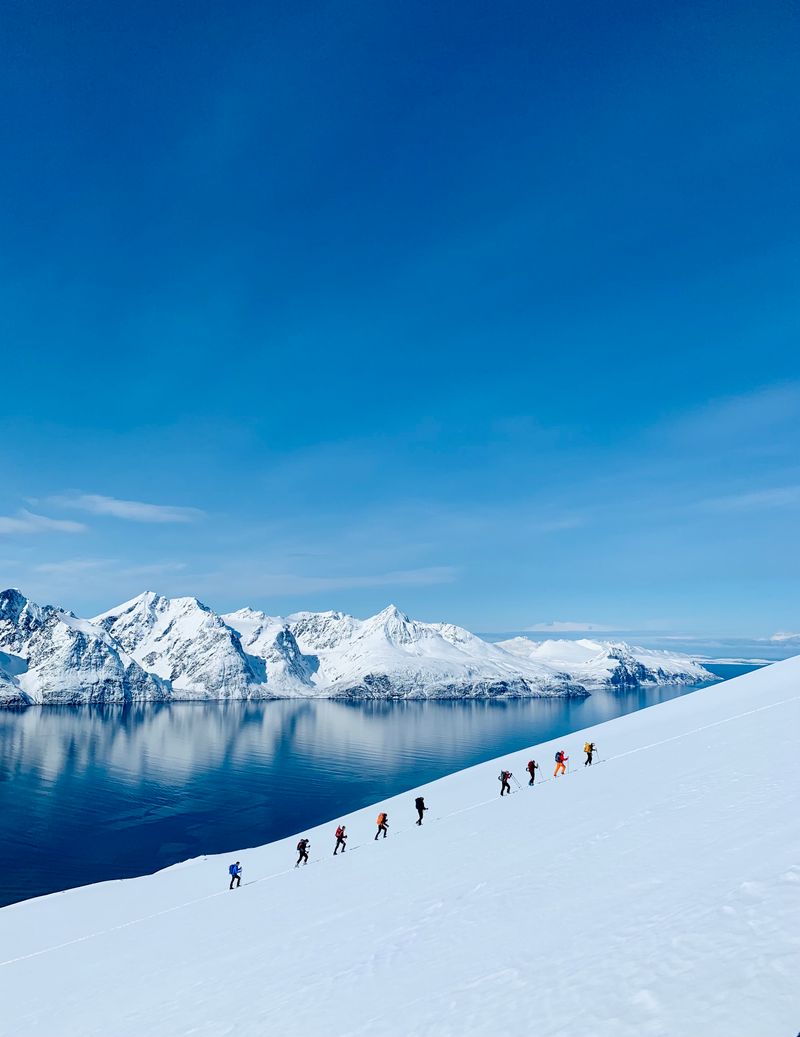 Ski de rando dans les Alpes de Lyngen en mai