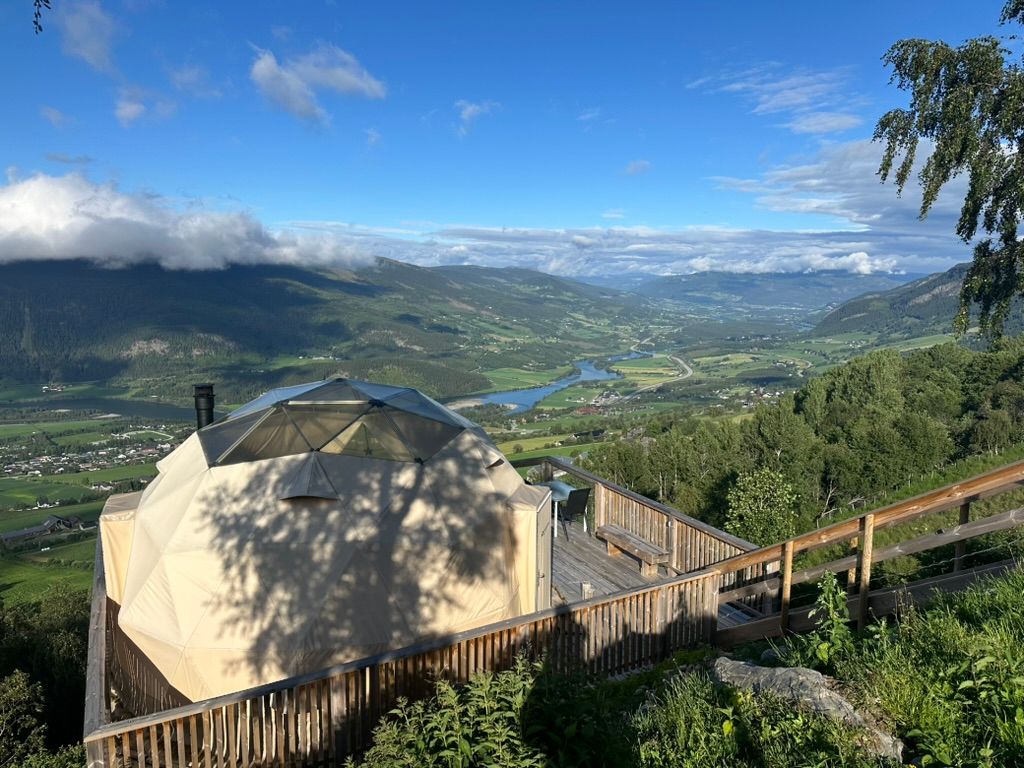 Dôme avec vue sur la vallée