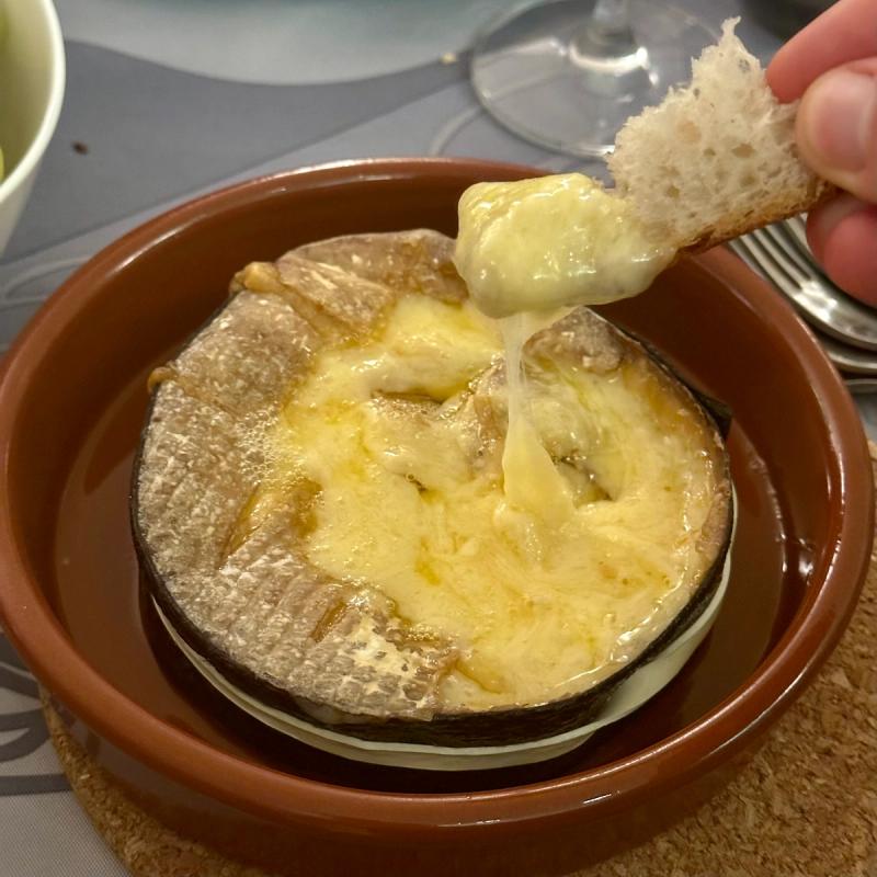 Un morceau de pain ressort d'un Granstubben fondu