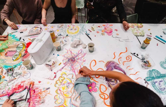 People drawing