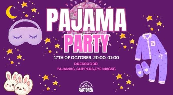 Lilla plakat for «Pajama Party» 17. oktober kl. 20.00–01.00, dekorert med stjerner, sovemaske, pysj, tøfler og kaniner. Kleskode er pysjamas, tøfler og sovemasker.