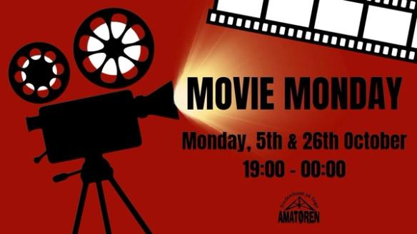 Rød plakat for «Movie Monday» med silhuett av et filmkamera og en filmstripe. Arrangementet holdes mandag 5. og 26. oktober kl. 19.00–00.00.