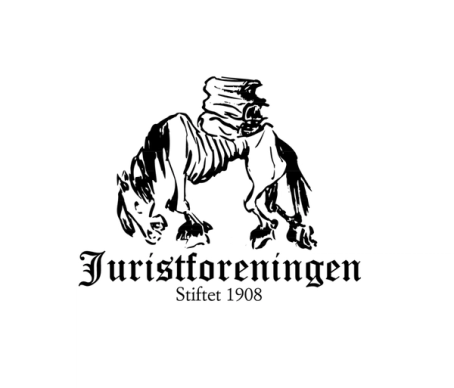 Svart-hvitt logo for Juristforeningen med en stilisert, skjelettaktig hest som bærer en bunke bøker på ryggen, og teksten «Juristforeningen – Stiftet 1908» under.