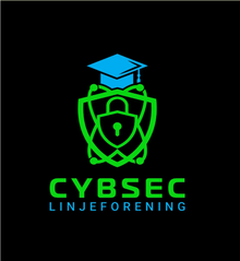 Logoen til Cyber Linjeforening på svart bakgrunn, med et grønt skjold og en hengelås under en blå studentlue.