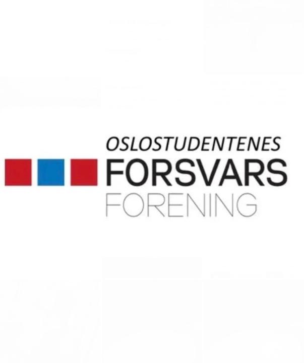 Logoen til Oslostudentenes Forsvarsforening med tre røde og blå firkanter på hvit bakgrunn.