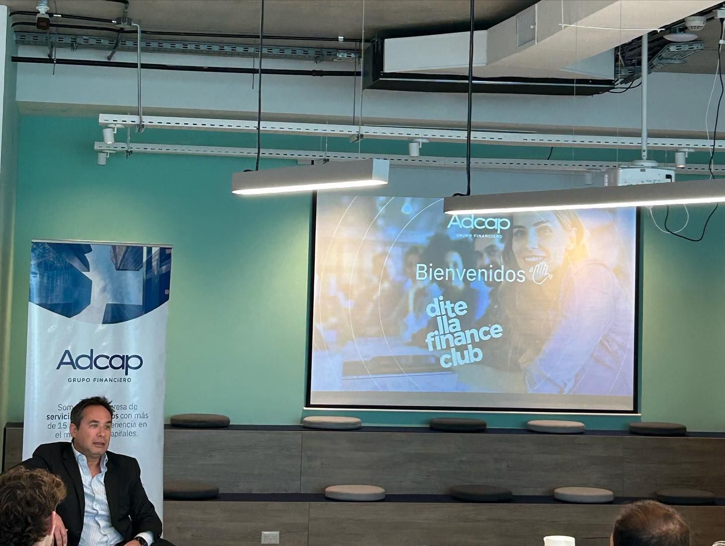 Visita a Adcap 4
