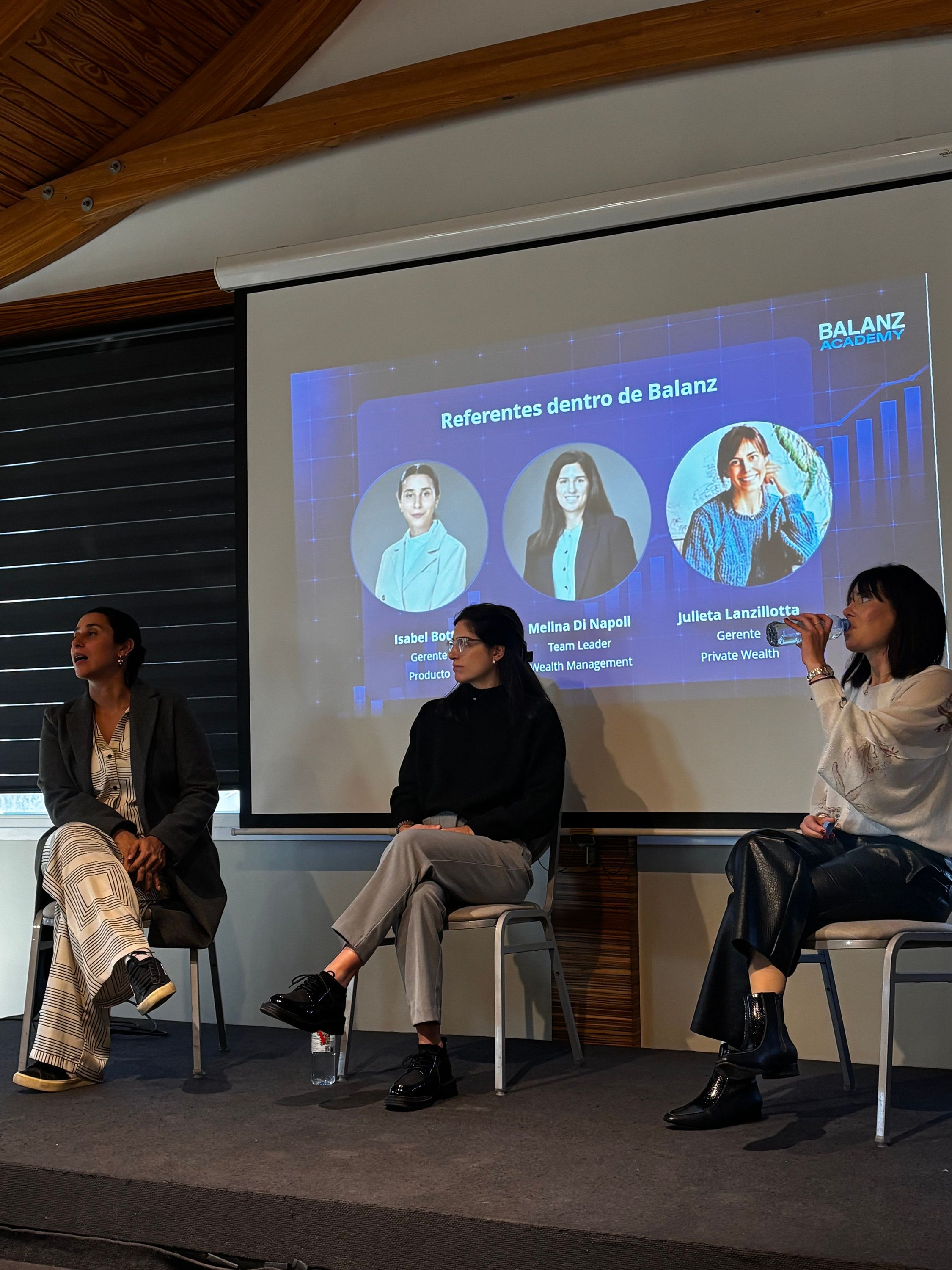 Networking de Mujeres en Finanzas en Balanz Capital 2