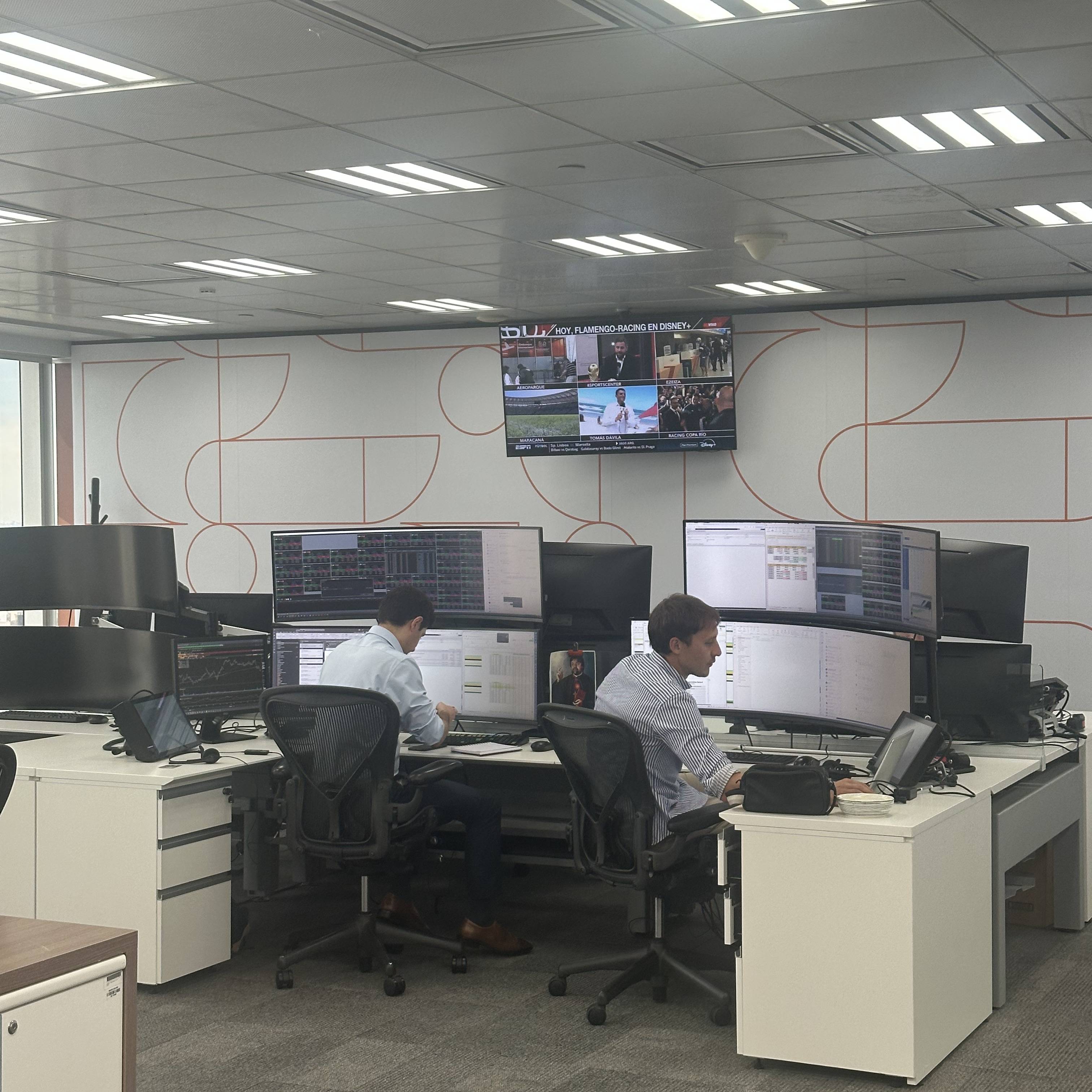 Visita a la mesa de dinero de Banco Galicia 1