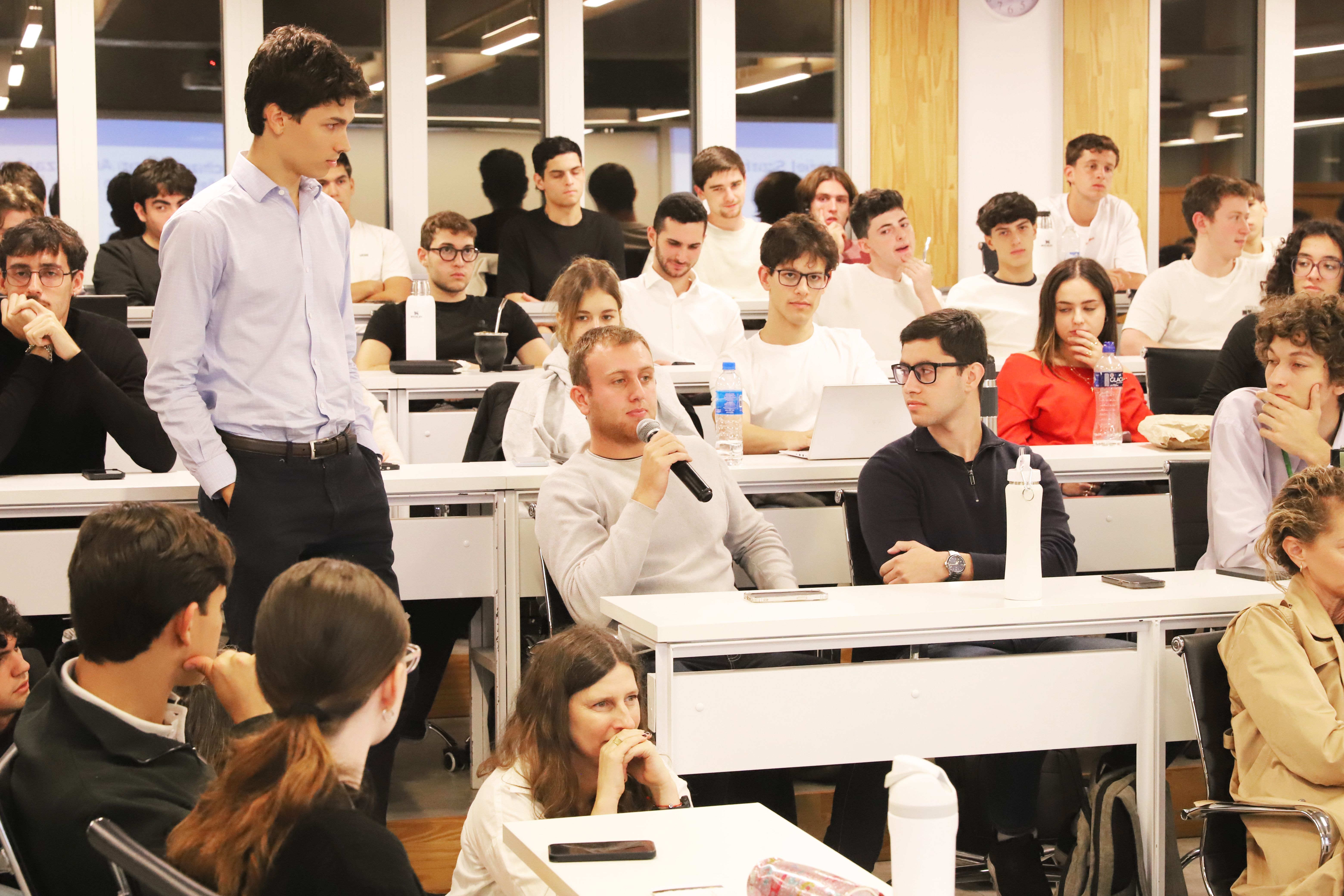 Charla con Ariel Szarfsztejn (CEO de Mercado Libre) 4