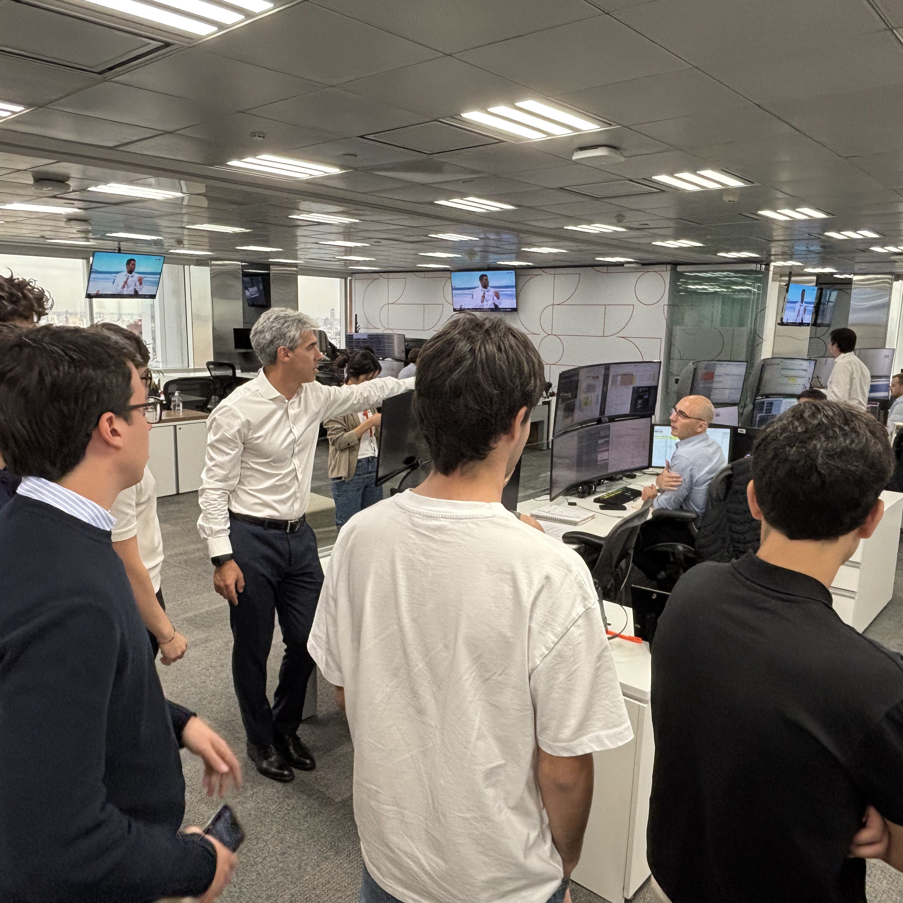 Visita a la mesa de dinero de Banco Galicia