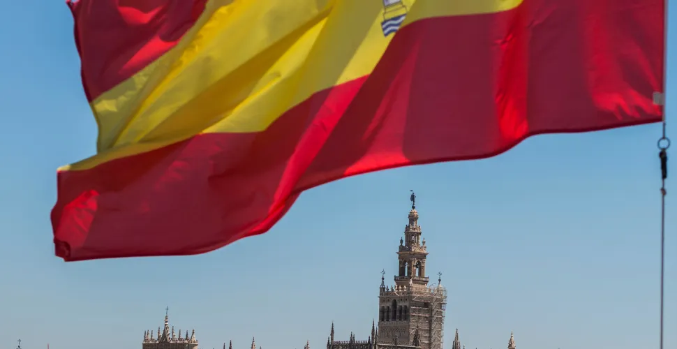 How to Live with Roommates in Spain in 2025