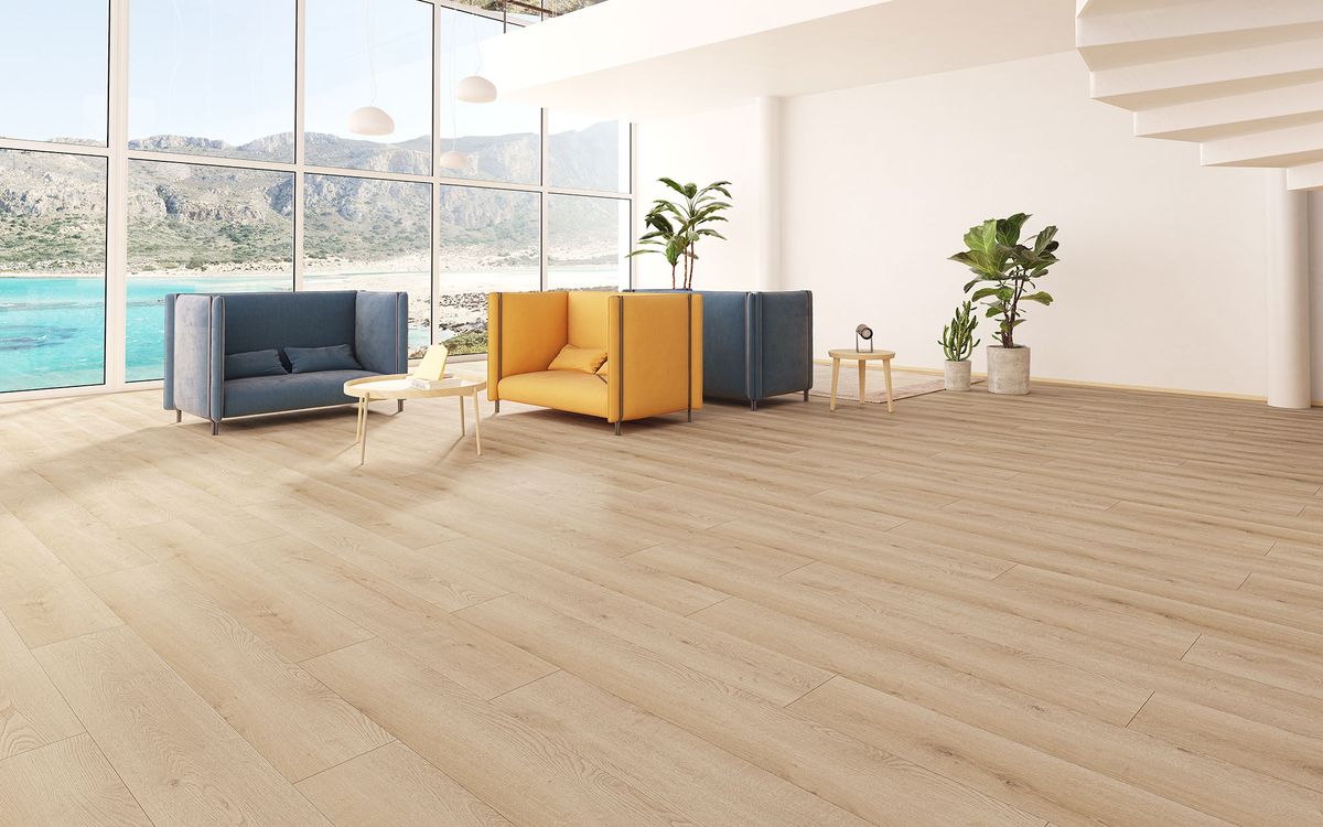 Reina Oak room scene