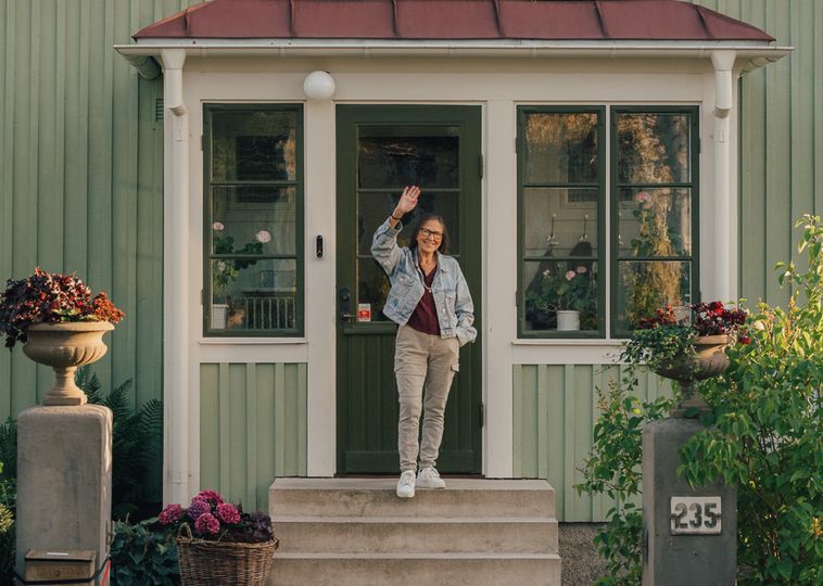 Seniorer äter frukost