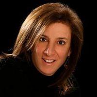 Portrait of Dale Robyn Siegel