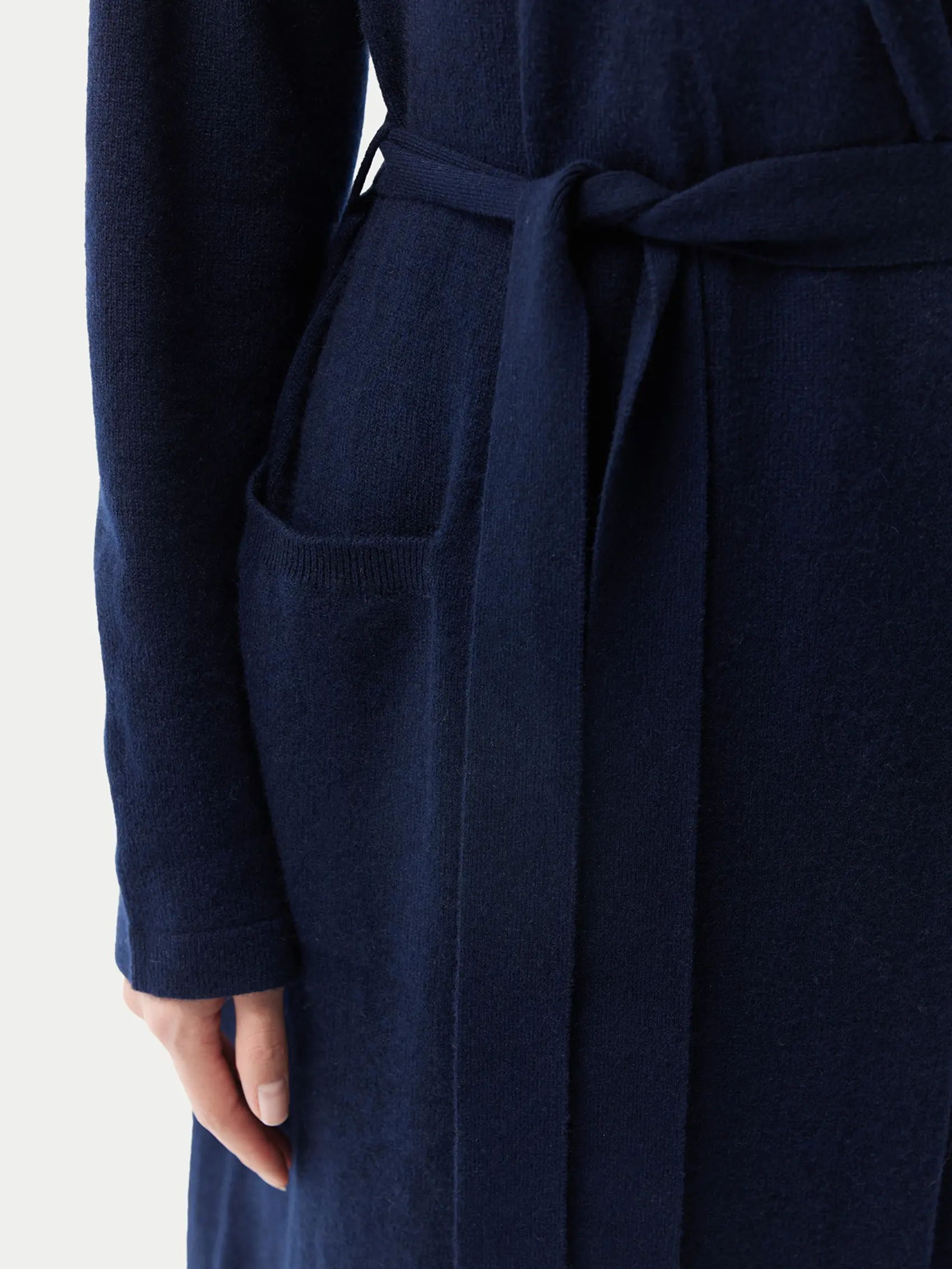 The Ultimate Luxury: Why Cashmere Robes Are a Must-Have for Your Wardrobe