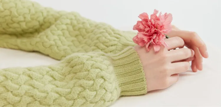 Cashmere €99 Hat & Sweater Set