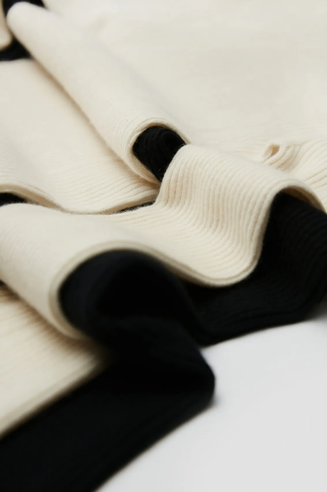 wholegarment cashmere pieces B&W