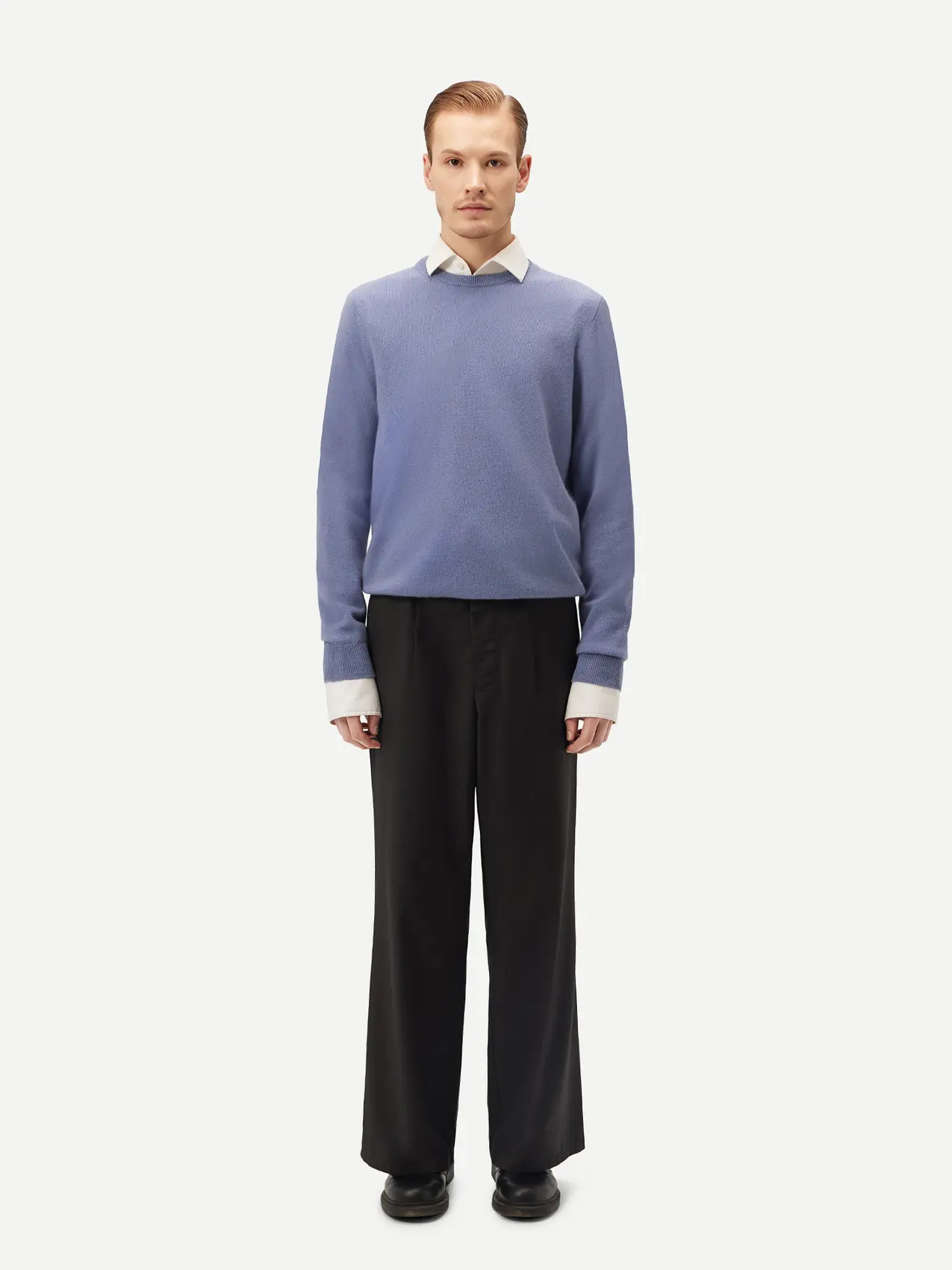 Men's office look with blue cashmere crew neck sweater | GOBI Cashmere