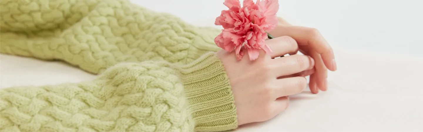 Cashmere €99 Hat & Sweater Set