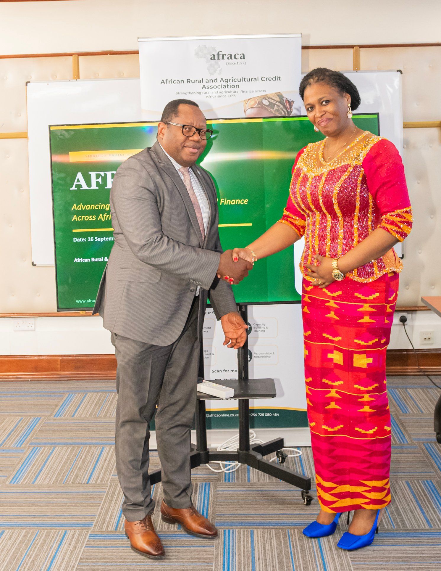 Bank of Sierra Leone and AFRACA examine digital and AI tools for rural and agricultural finance