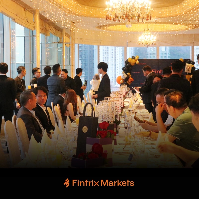 Clients and partners networking at The Royal Night Hong Kong 2026 dinner event