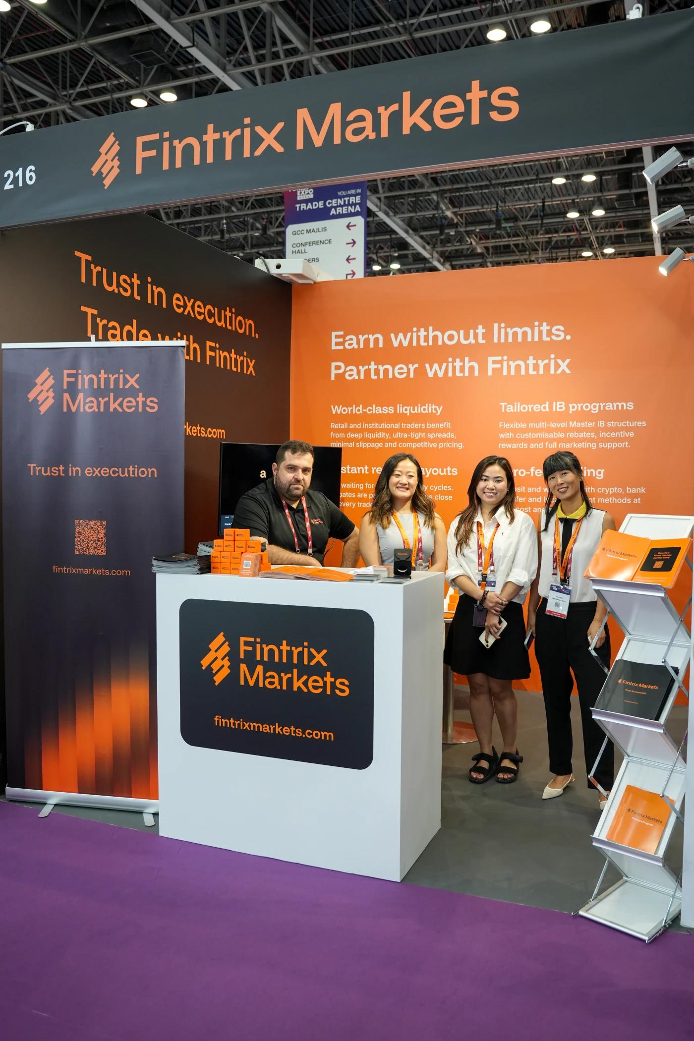 El equipo de Fintrix Markets en la Forex Expo de Dubái
