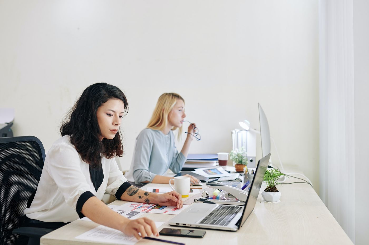 Working UI and UX designers