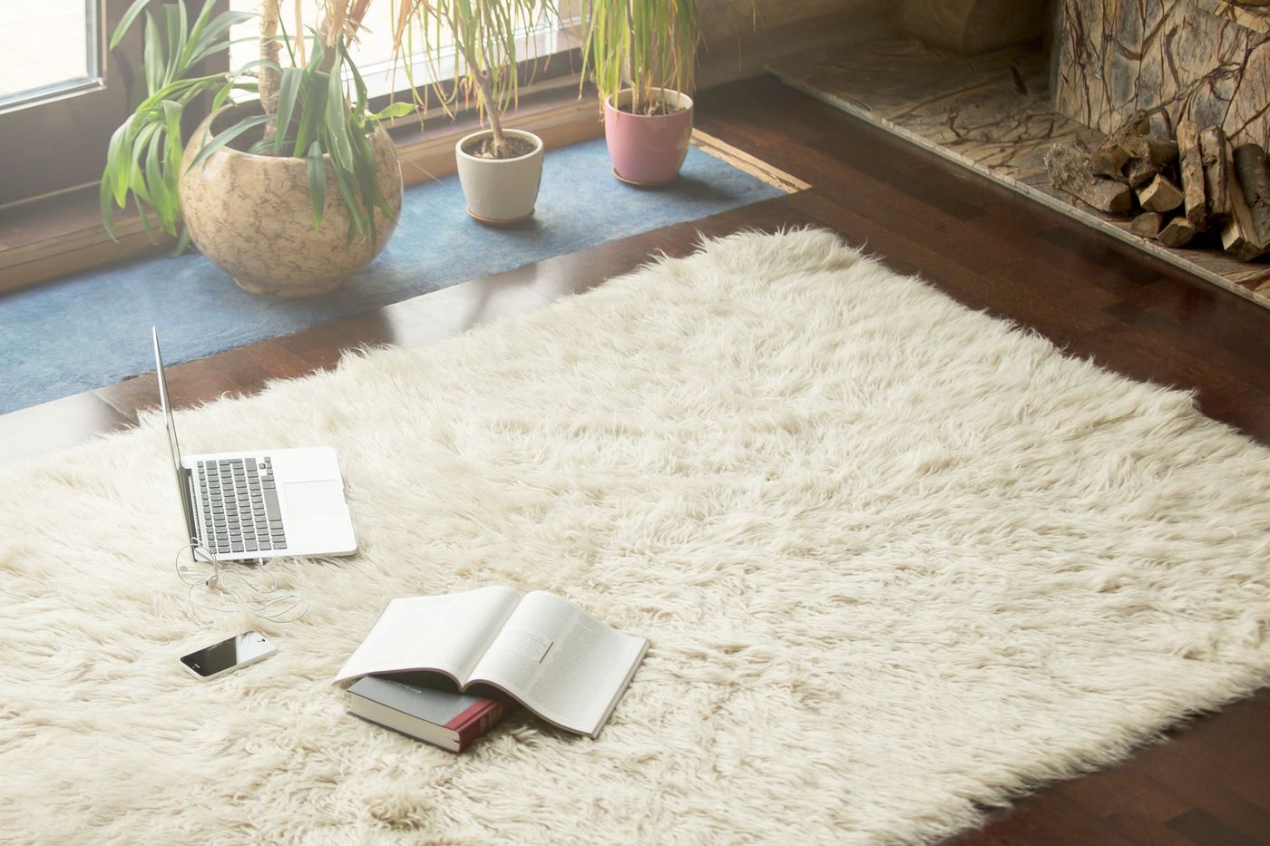 How to sell on Wayfair: modern living room interior