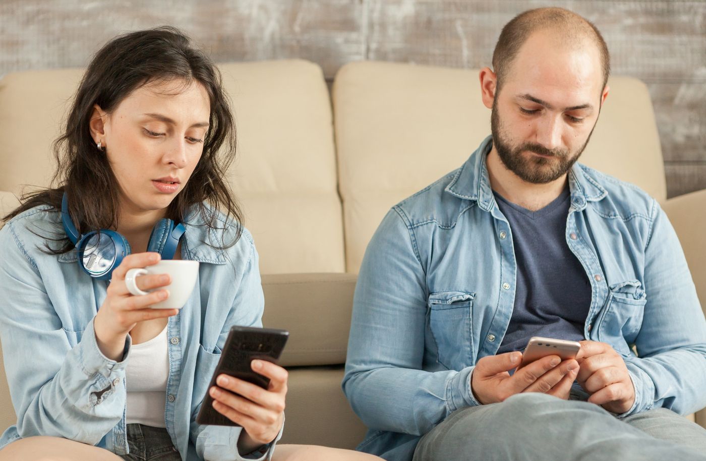 Stories sales funnel: People checking social media on their phones 