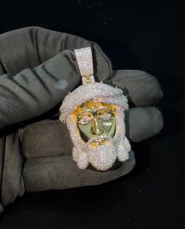 Jesus Facework Pendant detail 1