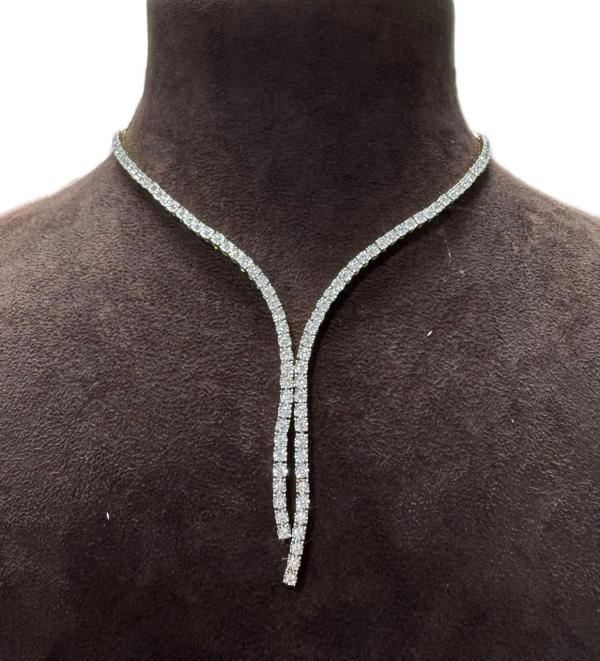 Calm Spark Round Diamond Necklace detail 1