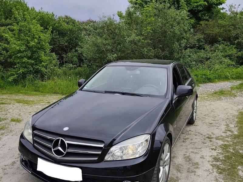 Must Mercedes-Benz C200 CDI 2008, millele tehti Stage 1 chiptuning ja EGR lahendus