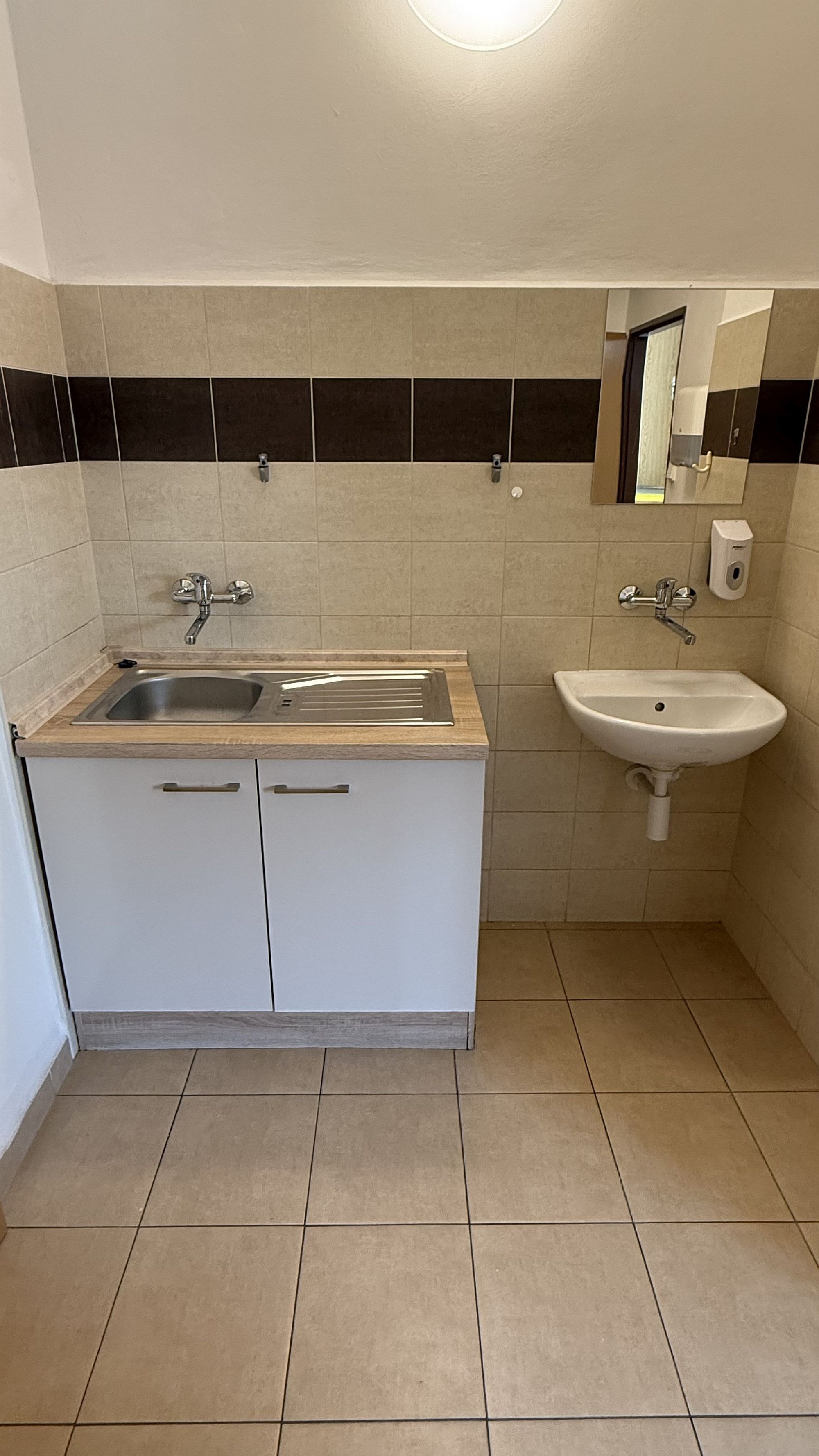 Pronájem kancelářských prostor v širším centru Plzně – foto 6