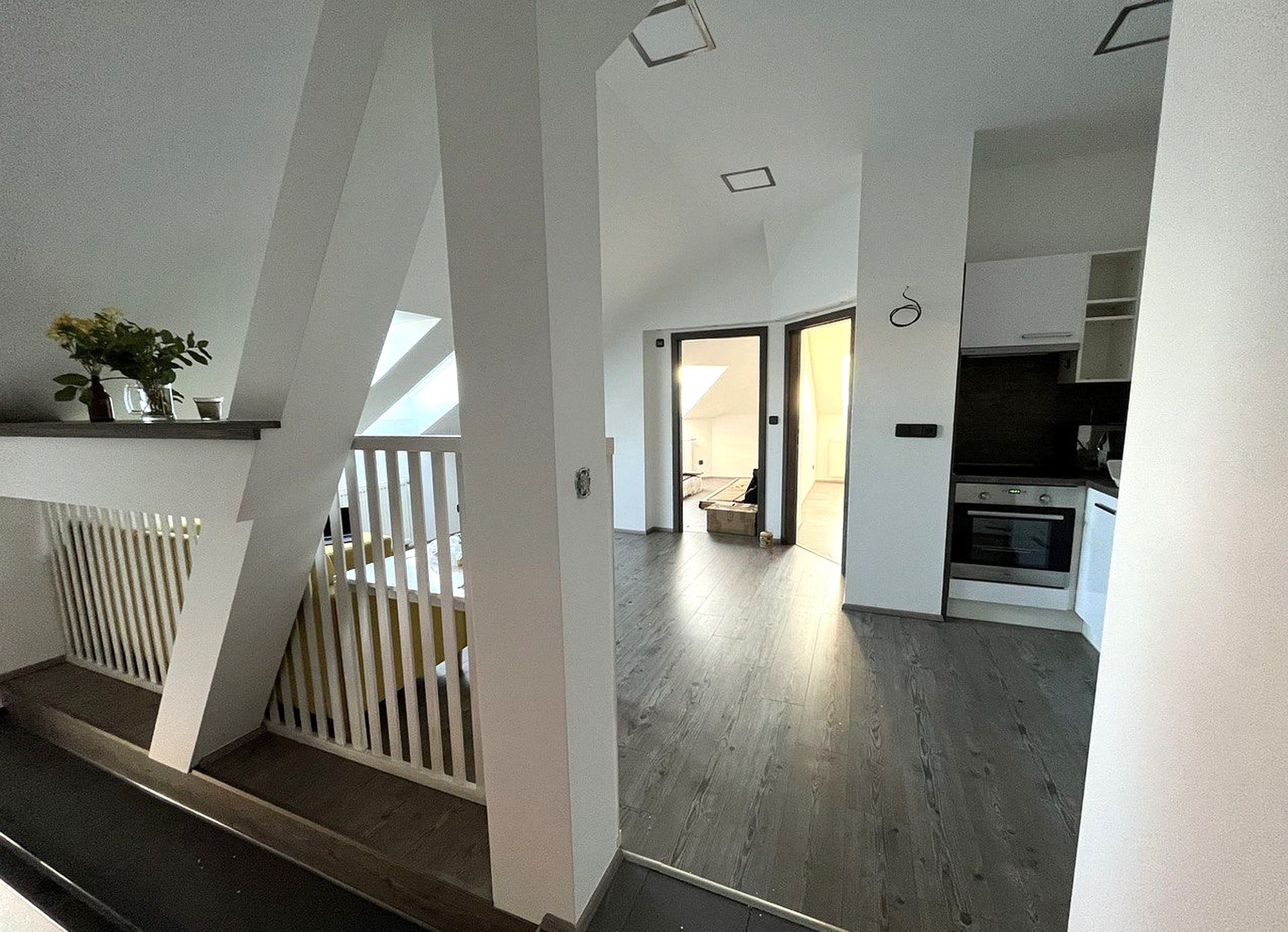 Pronájem  podkrovního bytu 3+kk  v Plzni na Doubravce – foto 5