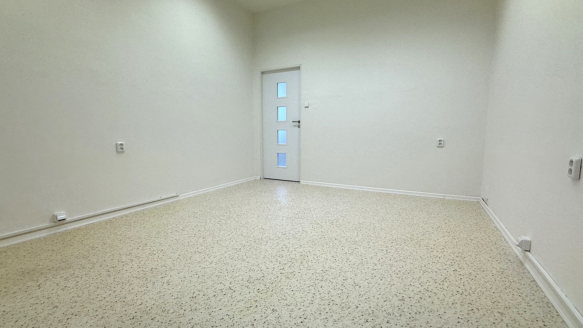 Pronájem kancelářských prostor v širším centru Plzně – foto 5
