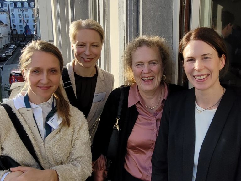 Fra venstre: Meri Siljama (landbruksråd ved den finske EU-delegasjonen), Tiina Rytilä (seniorrådgiver i det finske landbruksdepartementet), Ellen Alfsen (direktør for EU-saker og internasjonale relasjoner i Skogeierforbundet) og Emma Berglund (ansvarlig for EU-spørsmål, svensk skogindustri).