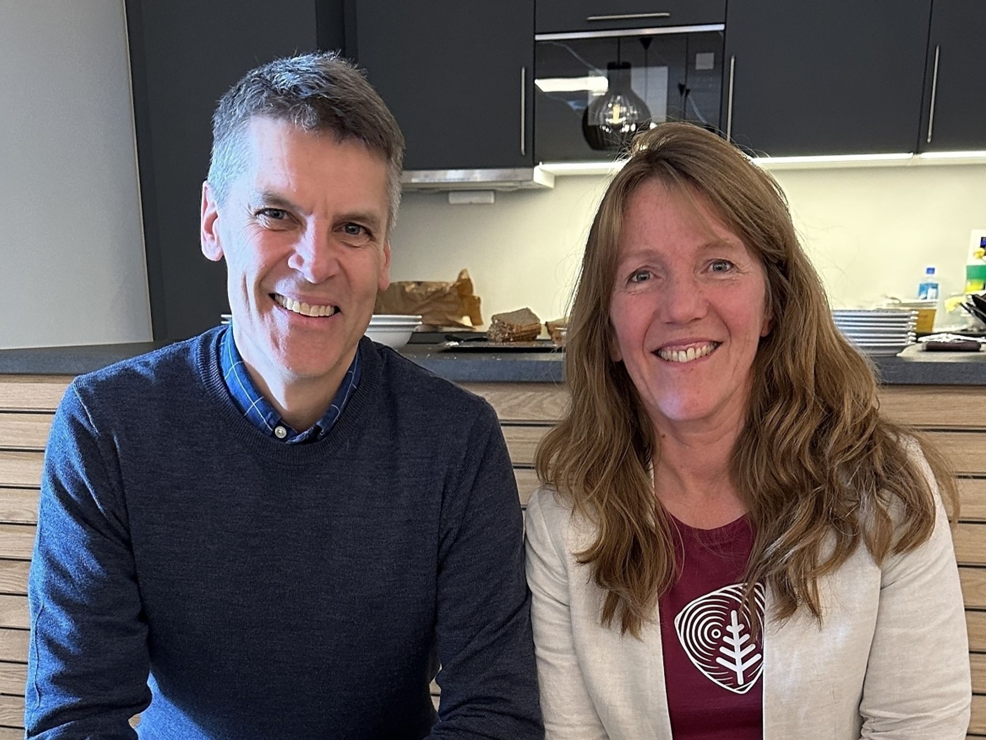 Thomas Husum i PEFC Norge og Anna Lena Albertsen i Skogkurs fra lanseringen av kurset 15. mars. Foto: May-Sylvi Skinnerlien.