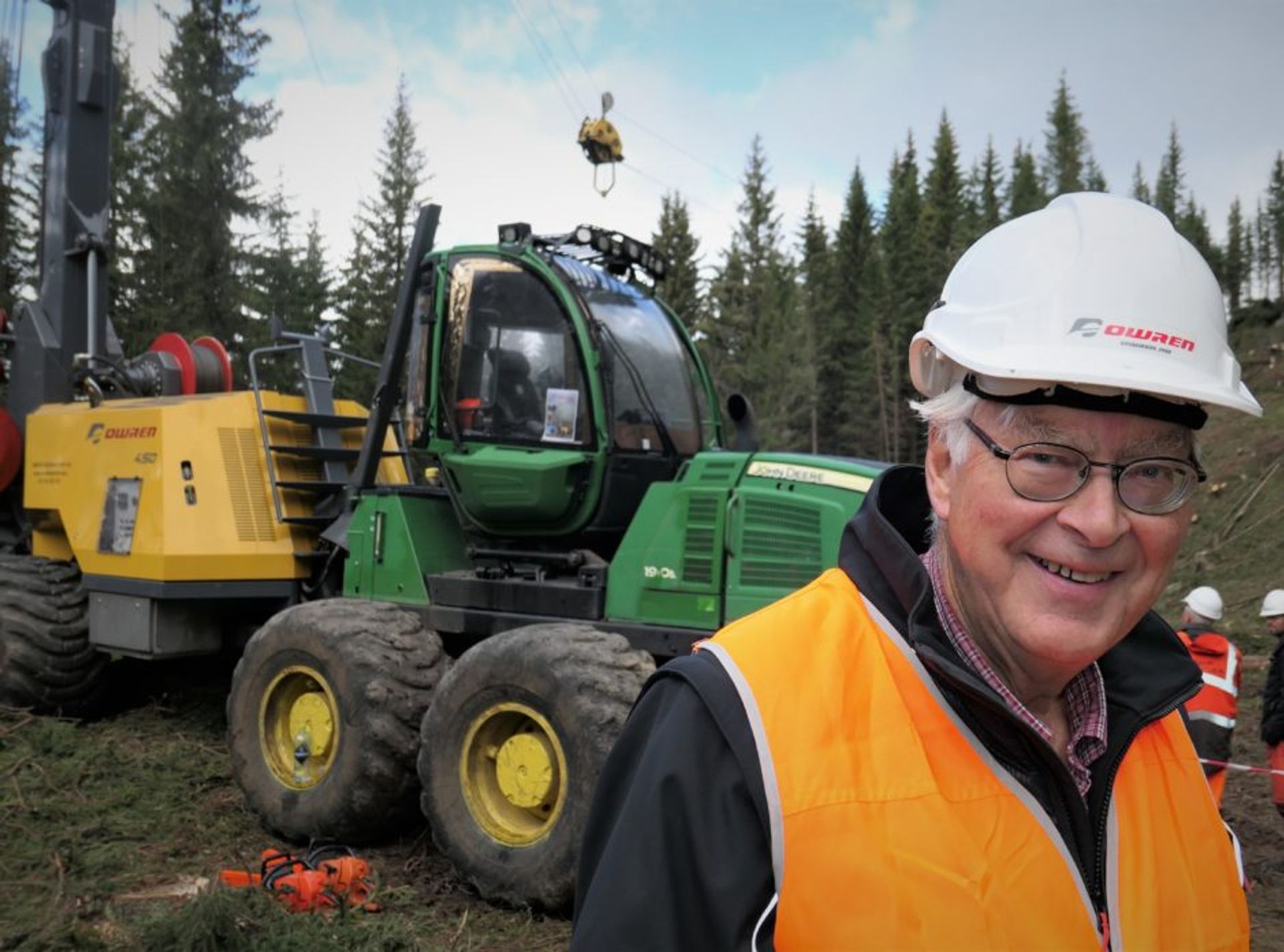 Johs Owren i Owren as på Vingrom produserer taubaneanlegg for hele verden. Foto: Roar Ree Kirkevold