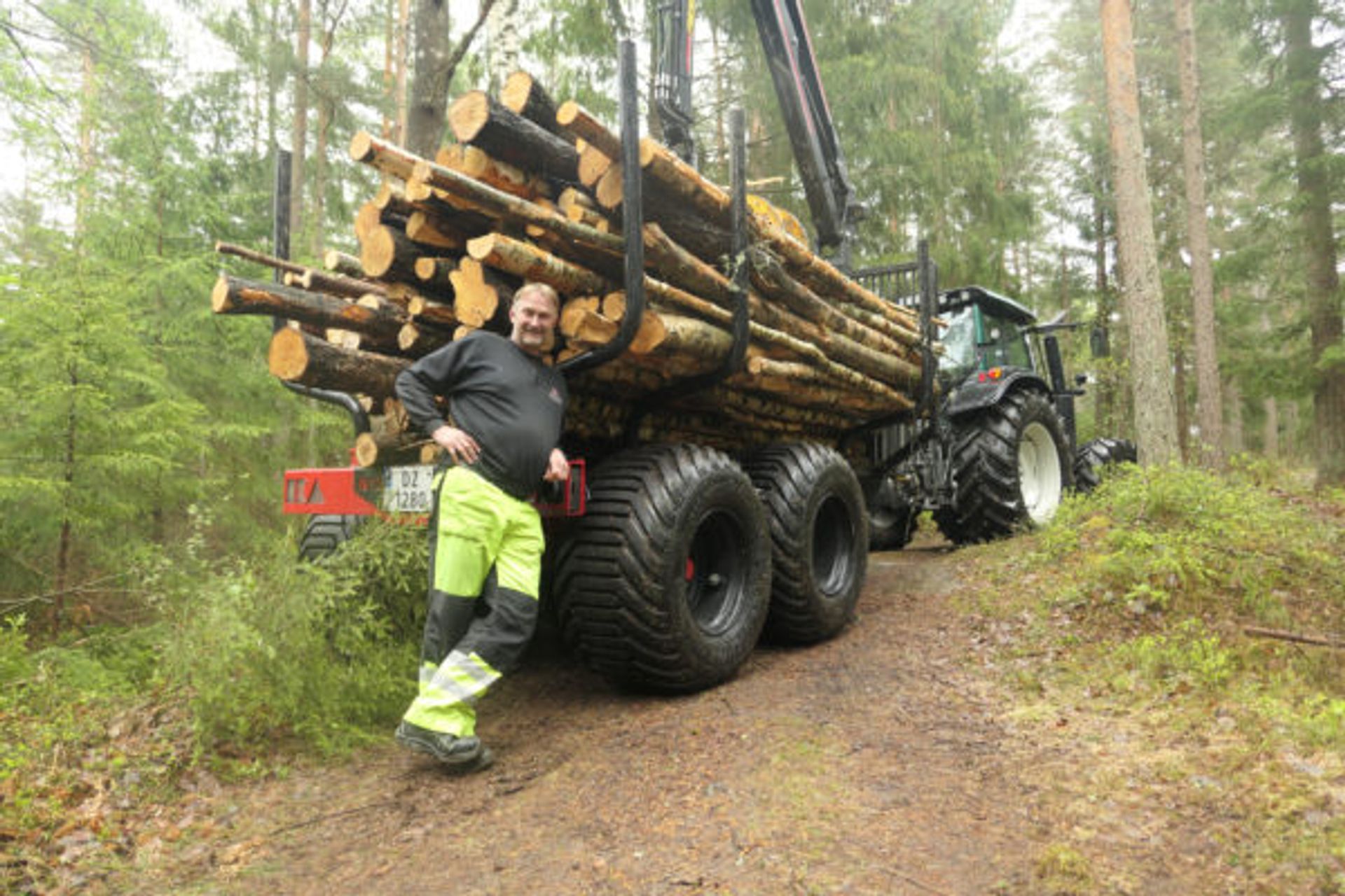 Terje Rangjord satser stadig mer på utkjøring av tynningsvirke.
