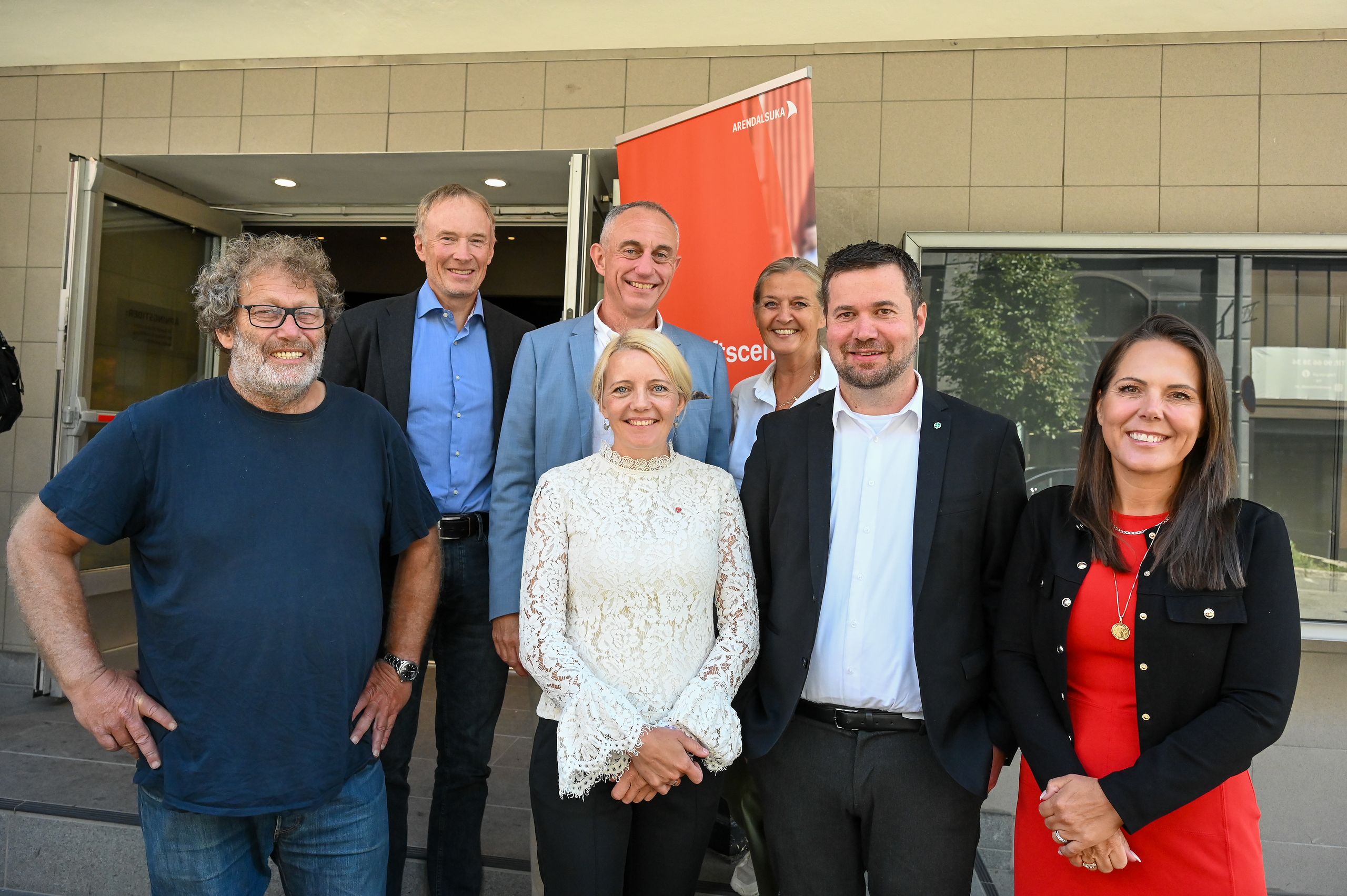 Panelet, fra venstre: Fredrik Hauge (Bellona), Bjørn Håvard Evjen (NIBIO), Gudmund Nordtun, Solveig Vitanza (Ap), Heidi Hemstad (Norges Skogeierforbund), Geir Pollestad (Senterpartiet) og Lene Westgaard-Halle (Høyre)