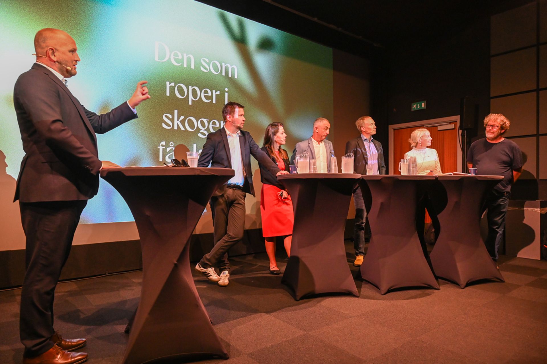 Jon Georg Dale styrte debatten med stø hånd.