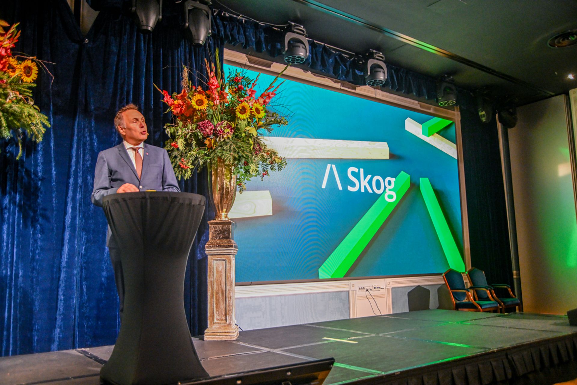 Konstituert klima- og miljøminister Tore O. Sandvik (Ap) med dagens første innlegg.