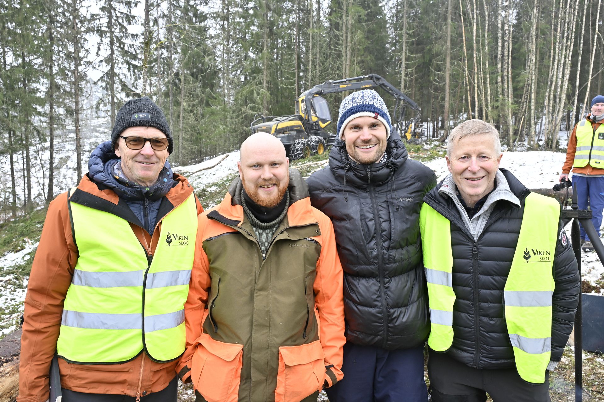 Olav Bjella (Viken Skog), Hans Asbjørn Sørlie (Norges Skogeierforbund), Nils Kristen Sandtrøen (Ap) og Per Skorge (Norges Skogeierforund).