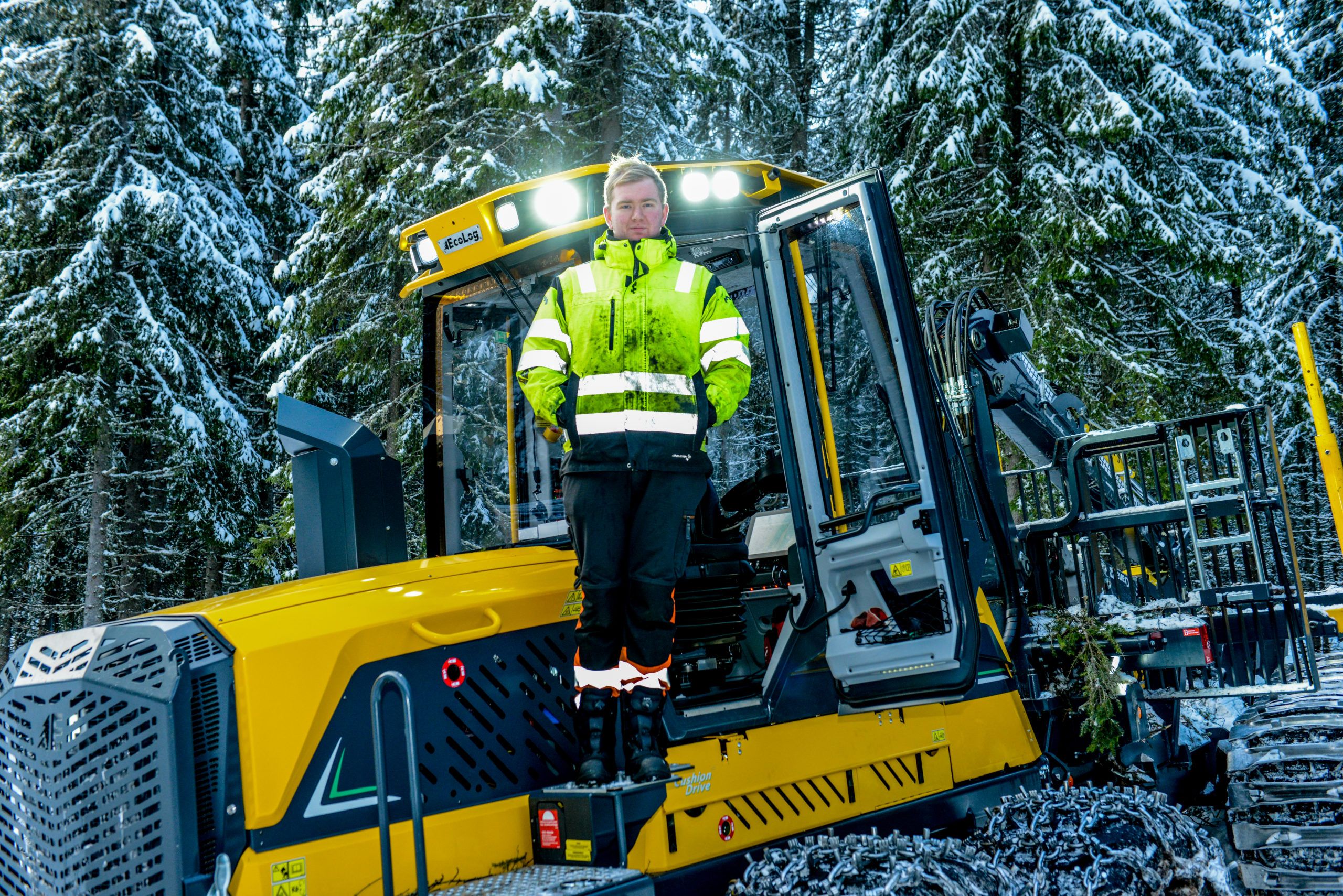 Sander Surén er i gang med sin lærlingtid. Han stortrives i jobben. Særlig de frie dagene liker han godt.