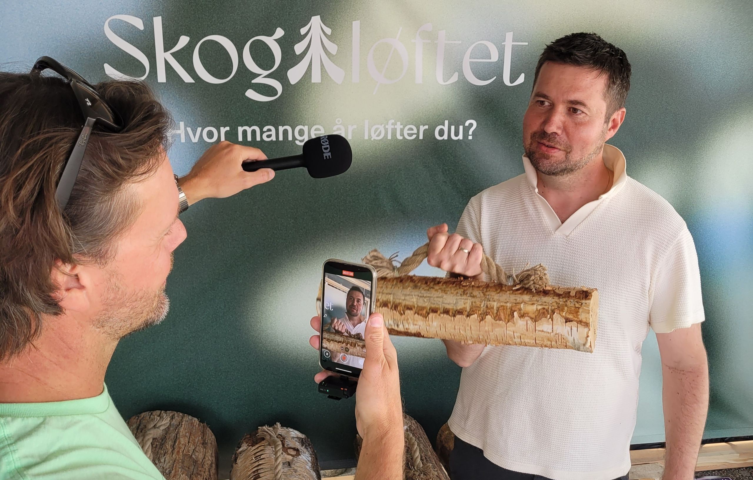 Geir Pollestad (Sp) kom innom standen for skogløft og skogprat.