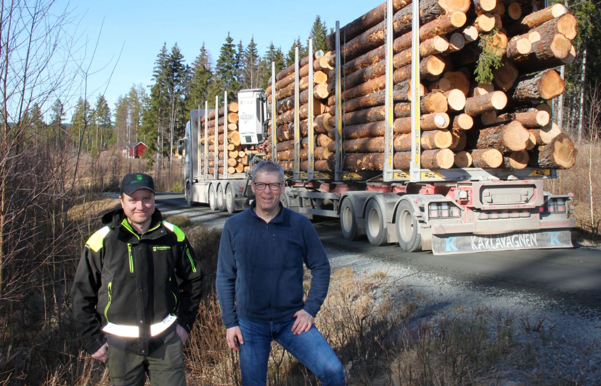 Carl Borge Røsen fra Røsen Maskin & Transport i Åsnes har gode erfaringer med vogntogtypen.