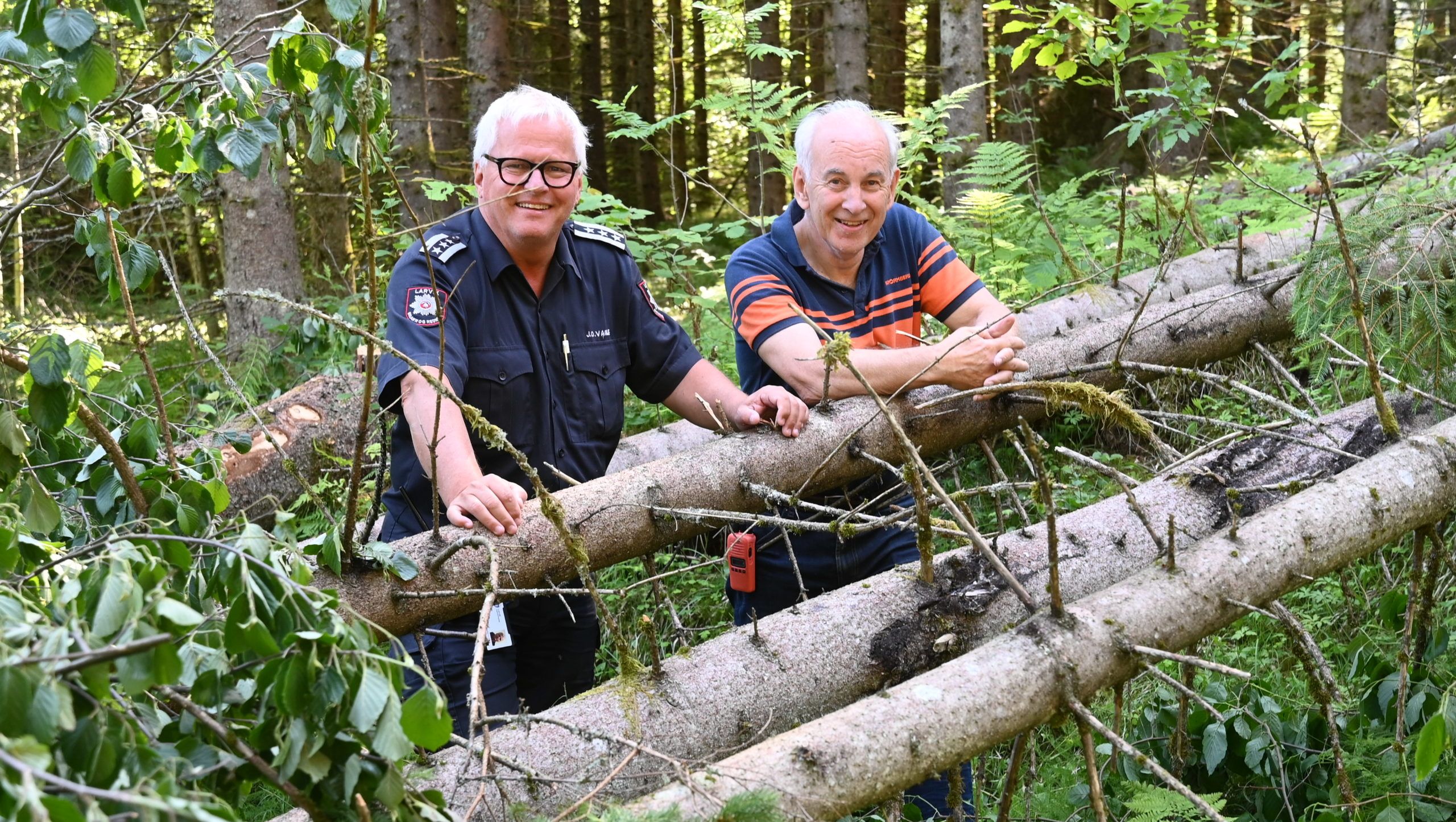 Brannsjef Jan Olav Vagle i Larvik brann og redning stolte fullt på skogeiere og andre som hogg en 40 meter bred og 1800 meter lang branngate for å sikre at ikke skogbrannen mellom Kvelde og Siljan spredde seg ytterligere. Det var Ole Petter Skjerven som koordinerte hoggerne. Han har fått utrolig mange positive tilbakemeldinger på folkenes arbeid i ettertid. Dette er samfunnsnytte i praksis.