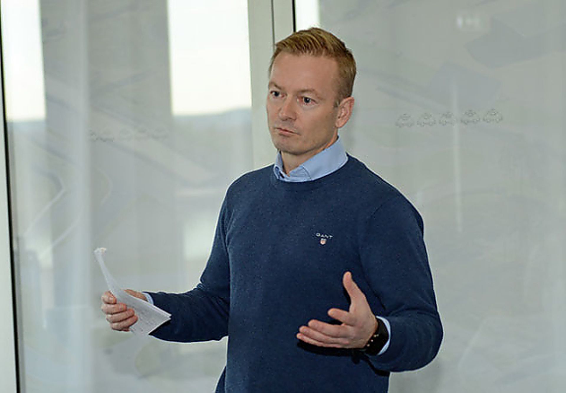 Helge Orten (H) er entusiastisk og vil følge spent med på prosjektet fra sin posisjon i Stortinget. Foto: Åsmund Lang.