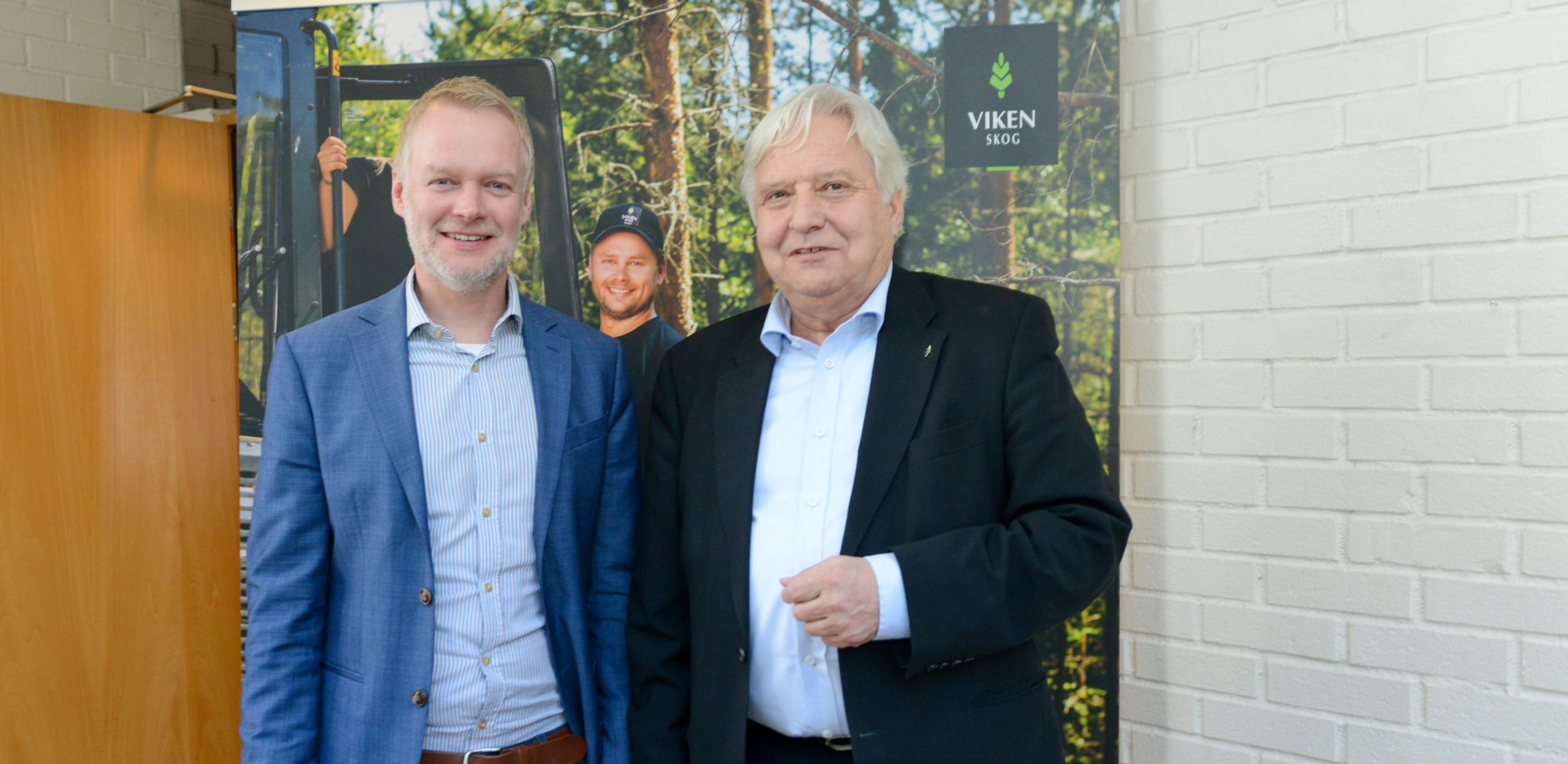 Nestleder Erland Lundby og styreleder Olav Breivik kan se tilbake på et rekordår for Viken Skog.