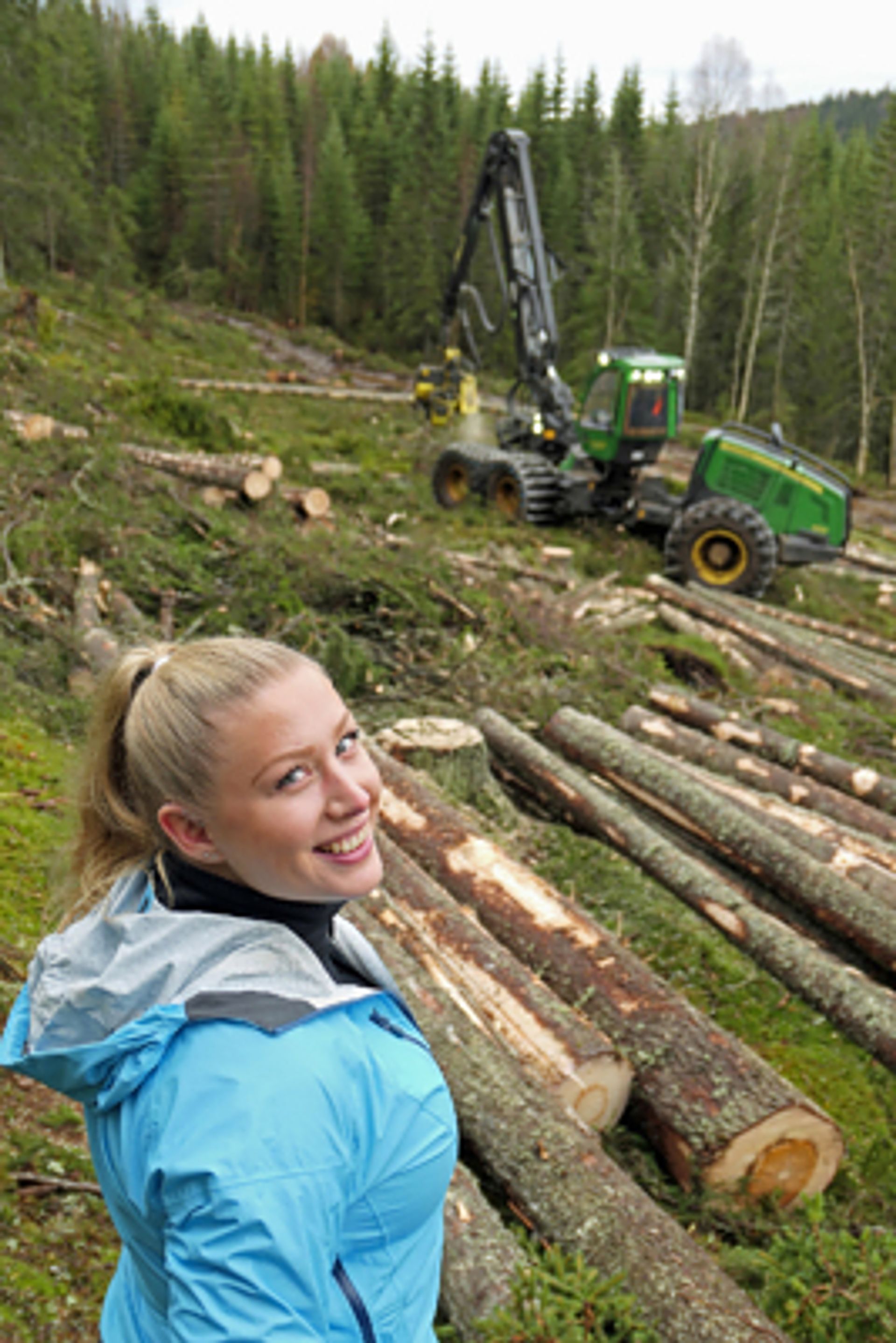 Er du litt åpen og ydmyk, samtidig som du er interessert, så passer du godt i skognæringen, ifølge Marit.